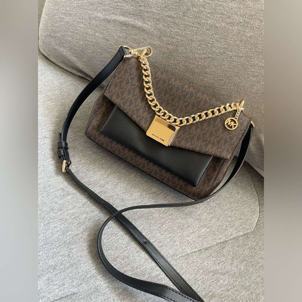 Michael kors crossbody bag